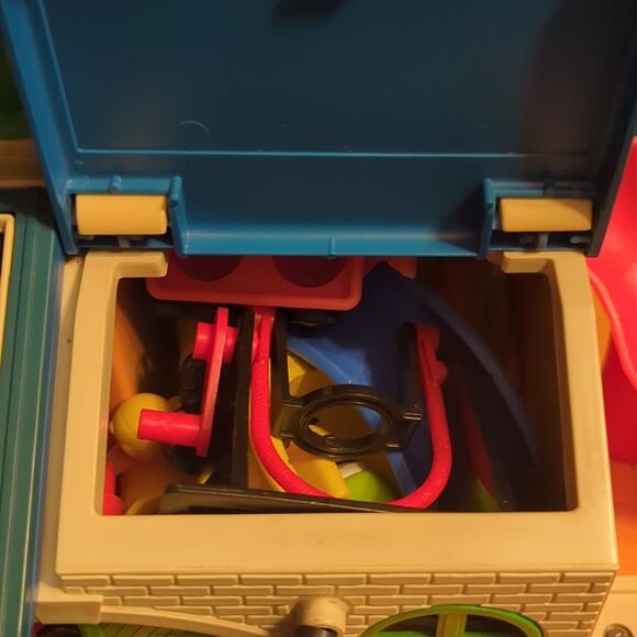 #11 Sesame Street Clubhouse #937, slide & figures, little people Fisher Price - Picture 14 of 16